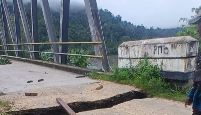 Jembatan Penghubung Kabutan Konawe Dan Koltim Lonsosr nyaris Terputus