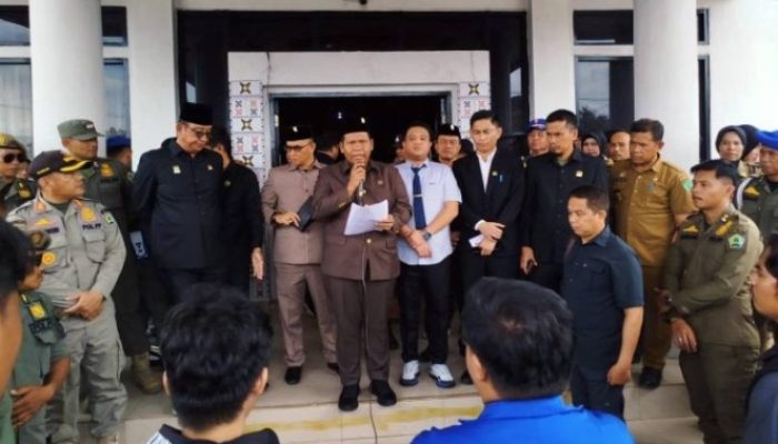 Tuntutan Perda Beasiswa Menggema Di DPRD Konawe, Ini Respons Ketua DPRD Kabupaten Konawe,