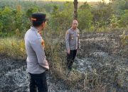 Kapolres Konawe Turun Langsung Padamkan Karhutla di Pondidaha, Warga Apresiasi Respons Cepat Polri