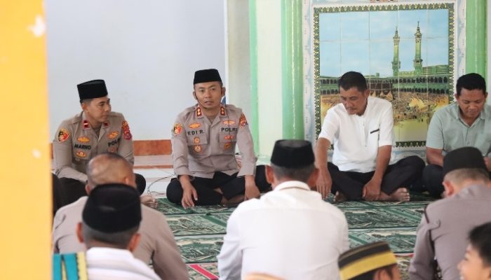 Safari Kamtibmas, Kapolres Konawe Sambangi Polsek Onembute dan Serap Aspirasi masyarakat Lewat Jumat Curhat